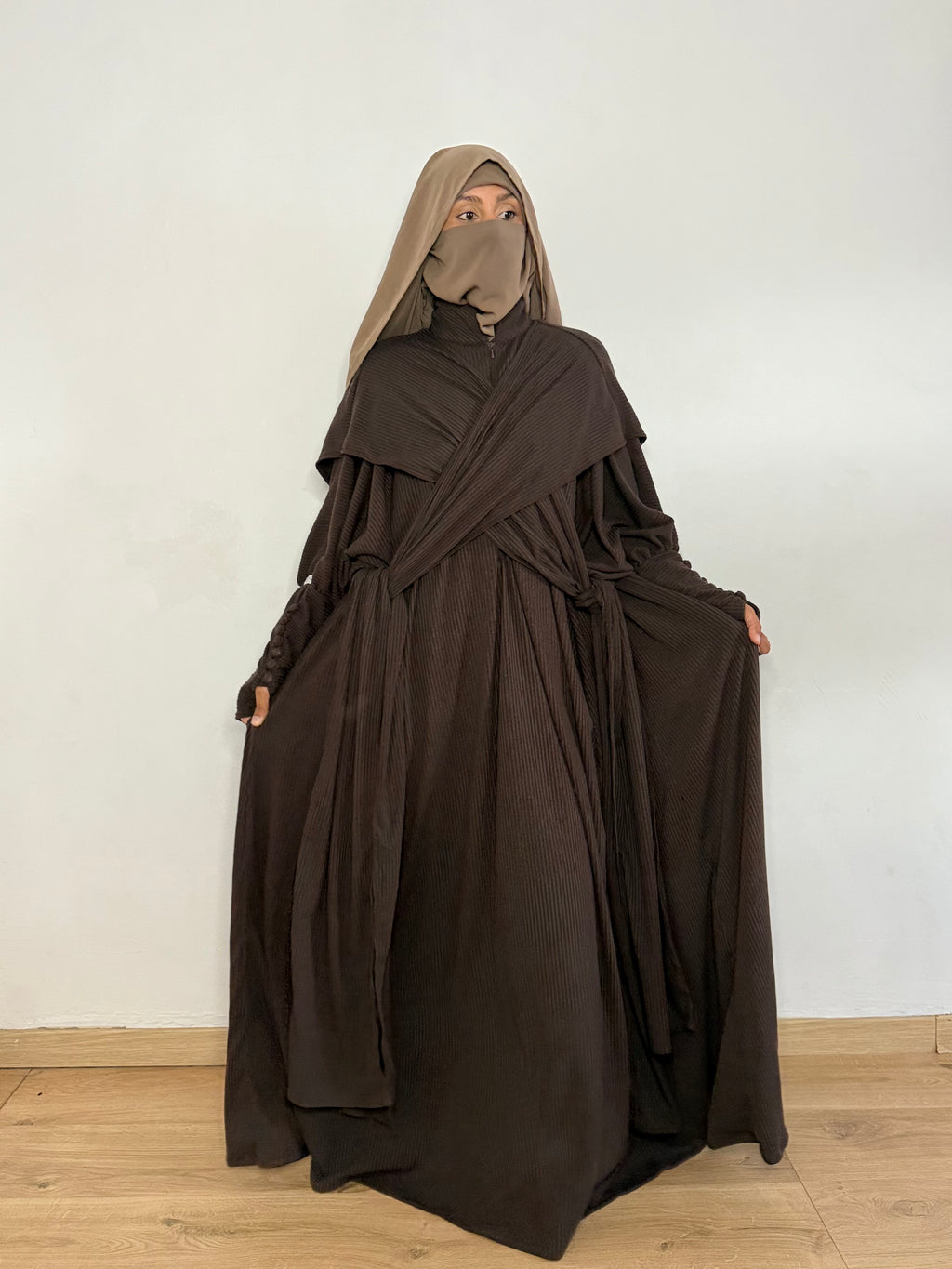 ABAYA NIVRA